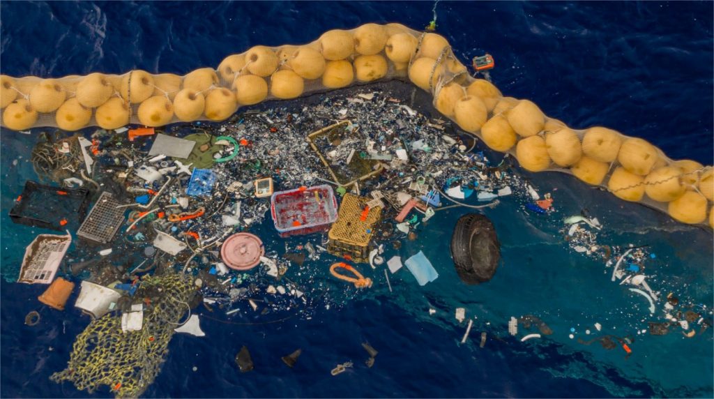 Basura oceánica de gran tamaño, no se perciben microplásticos